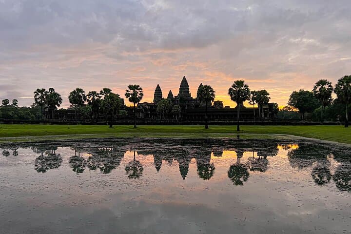 Angkor Wat Sunrise Jeep Tour & Morning Market Experience photo 2