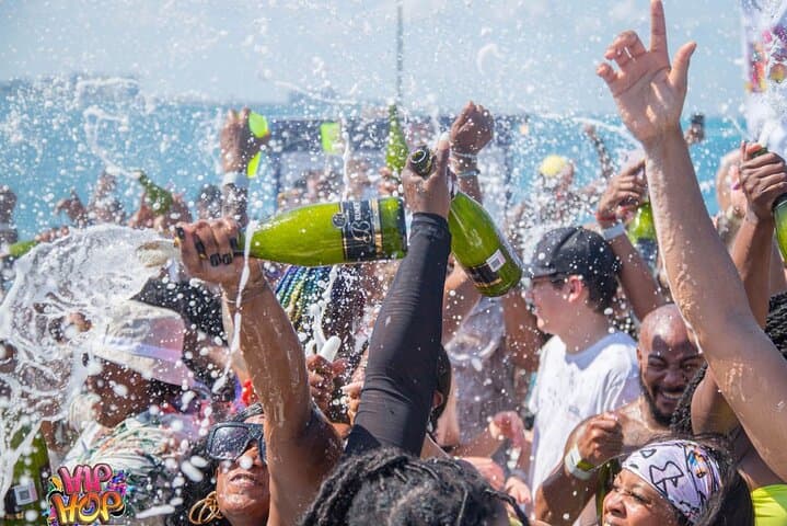 Hip Hop Boat Party Miami: 3.5-Hour Open-Bar Cruise & DJ Set photo 1