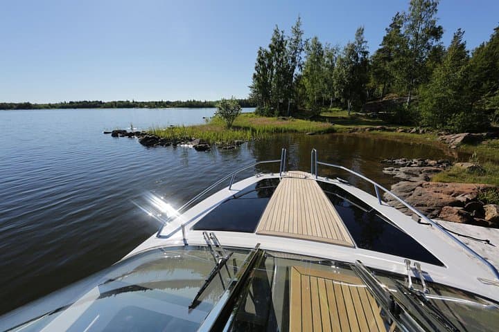 Private VIP Boat Tour in the Helsinki Archipelago: 2-Hour Modern Boat Trip photo 3