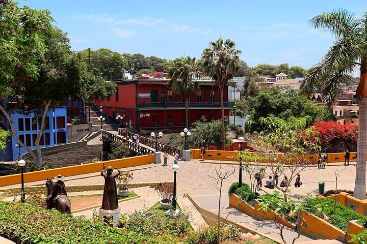 Lima Highlights Walking Tour: Miraflores, Barranco, Surquillo & Chorrillos photo 3