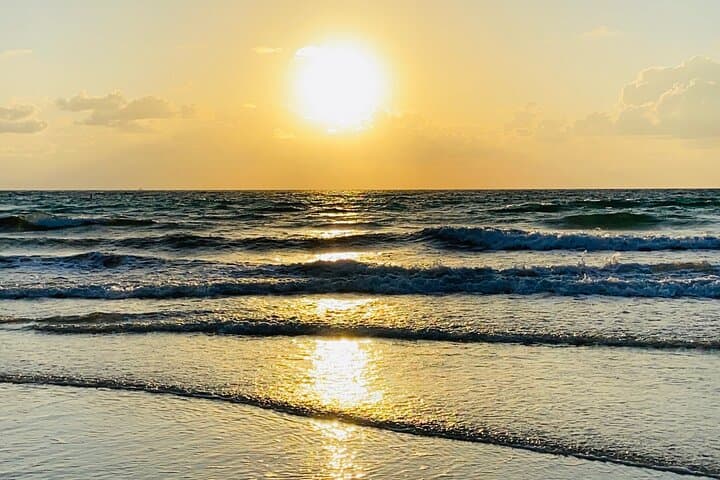 Sunrise Yoga on Miami Beach: Oceanfront Meditation & South Pointe Stroll
