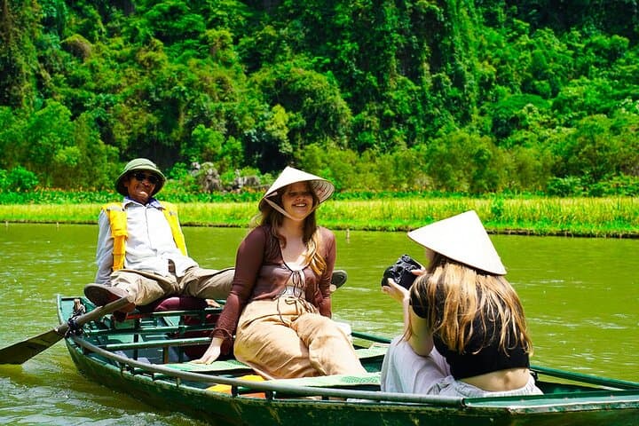 Tam Coc & Hoa Lu Day Tour: Boat Caves, Rice Paddies, and Mua Cave Views photo 4