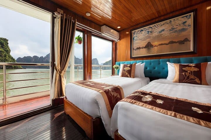 Halong Bay Overnight Boutique Cruise: Sung Sot Cave, Titov Island & Kayaking photo 2