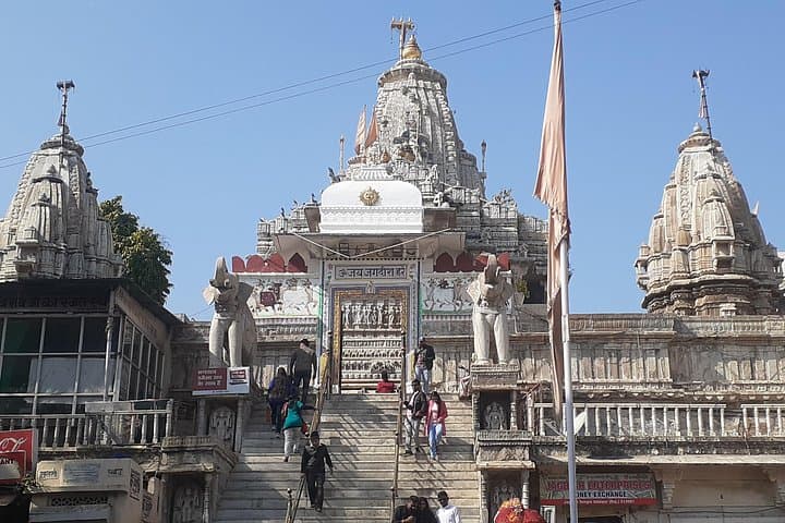 Udaipur Heritage City Walking Tour: Markets, Havelis & Lake Pichola photo 1