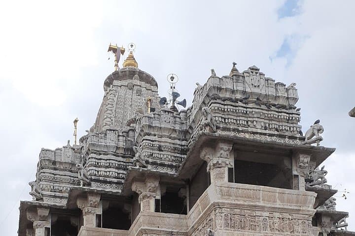 Udaipur Heritage City Walking Tour: Markets, Havelis & Lake Pichola photo 3