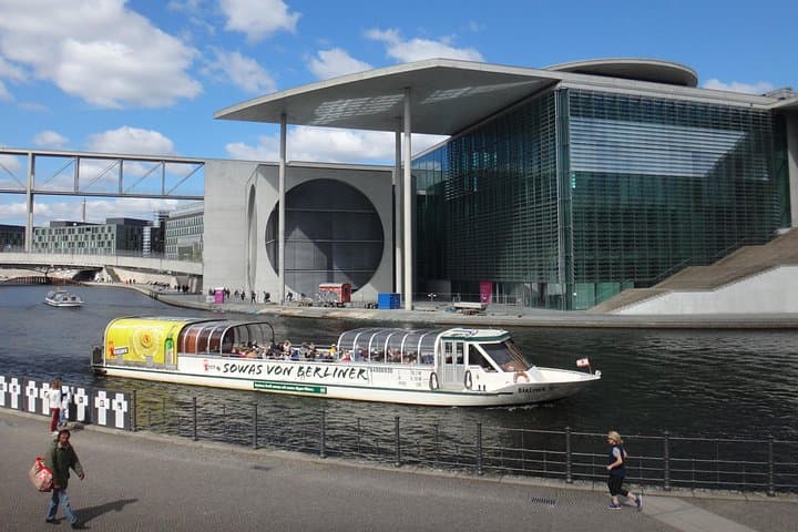 Berlin Spree Sightseeing Boat Tour: 60-Minute Historic City Cruise photo 3