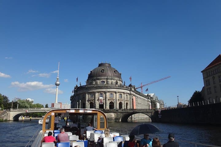 Berlin Spree Sightseeing Boat Tour: 60-Minute Historic City Cruise photo 4