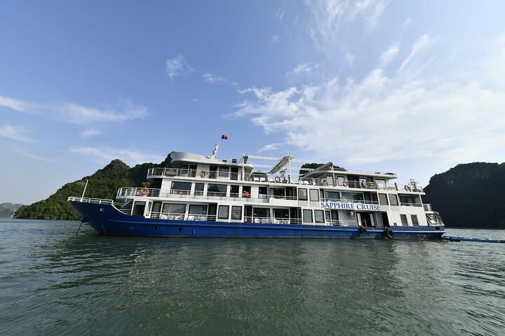 Sapphire Cruise: 2-Day Halong & Lan Ha Bay Explorer from Hanoi