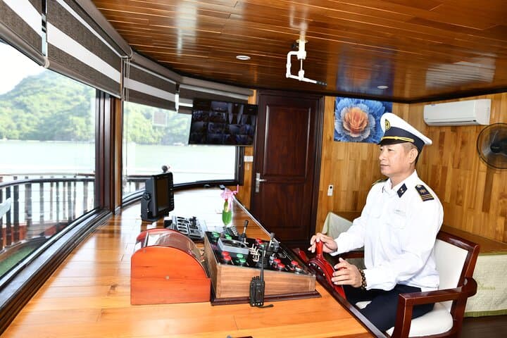 2-Day Lan Ha Bay Cruise from Ninh Binh — Overnight Cruise, Kayaking & Meals photo 4
