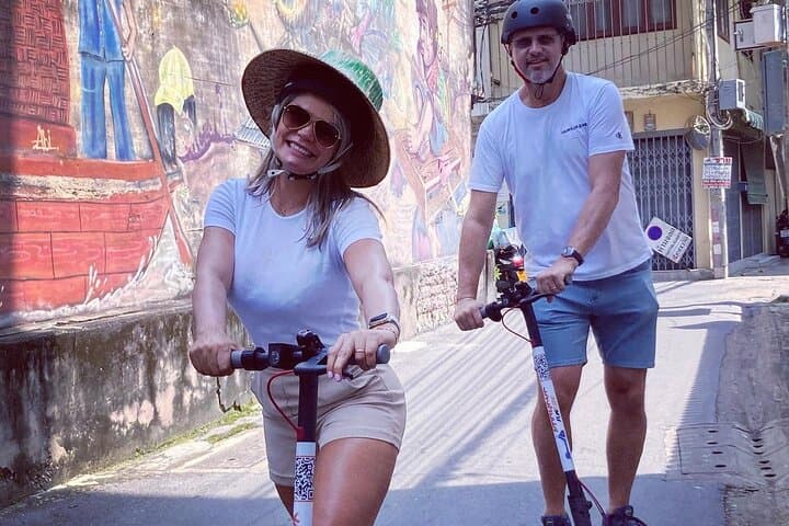 Bangkok Old City E-Scooter & Bike Tour — Rattanakosin Temples, Canals & Khao San Road photo 3