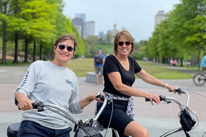 Nashville E-Bike Tour: 2.5-Hour Guided Ride Through Music City's Landmarks photo 2