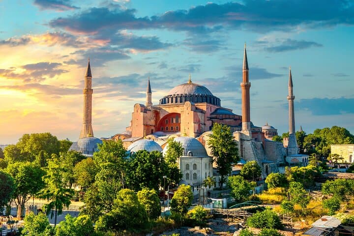 Best of Istanbul: Full-Day Private Tour of Hagia Sophia, Topkapi & Grand Bazaar
