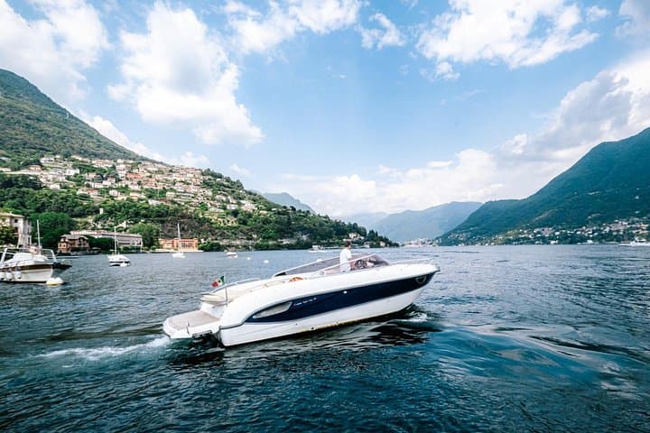 One-Hour Private Motoscafo Cruise on Lake Como: Villas, Seaplanes & Prosecco photo 4