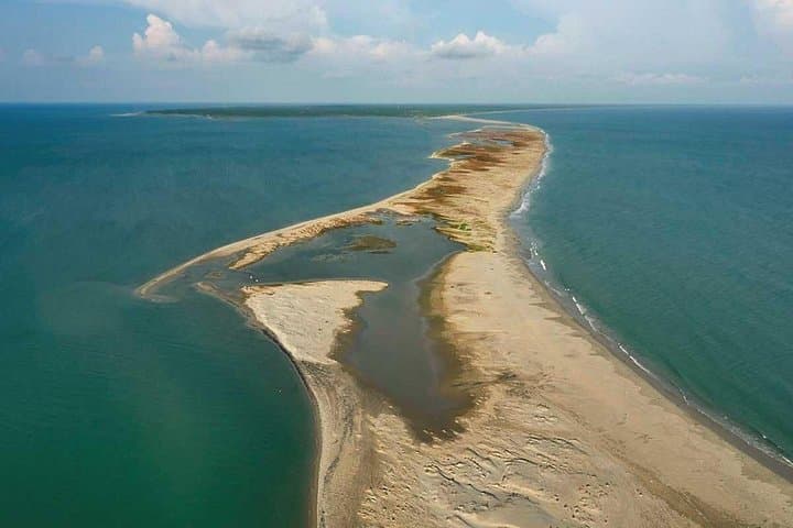 Colombo to Mannar Private Airport Transfer — Scenic Drive Across Sri Lanka's Northern Causeway