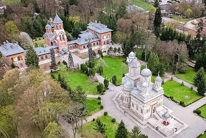 2-Day Vlad the Impaler Private Tour from Bucharest — Bran Castle, Peleș & Poienari photo 5