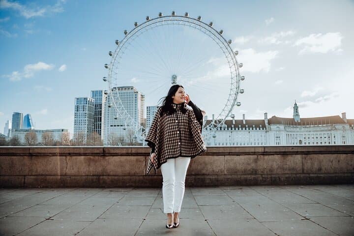 Private London Photoshoot: Capture Iconic City Moments with a Professional photo 1