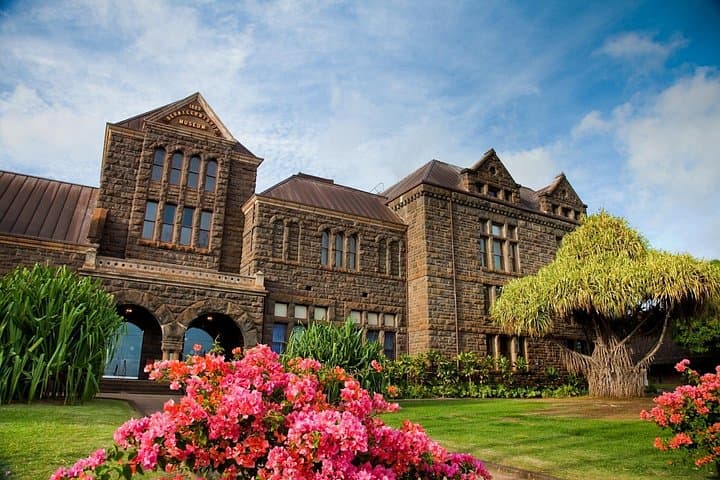 Private Hawaiian Culture Tour on Oahu — Palaces, Fishponds & North Shore Views photo 1