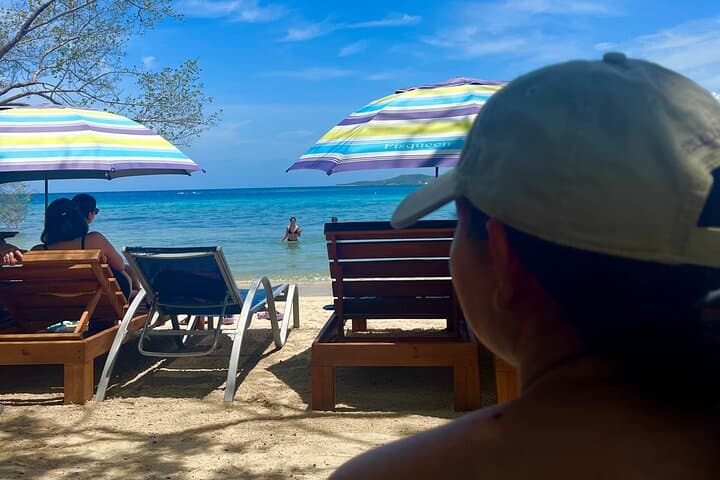 Roatán Monkey and Sloth Sanctuary + Beach Break — Half-Day Wildlife and Beach Excursion photo 5