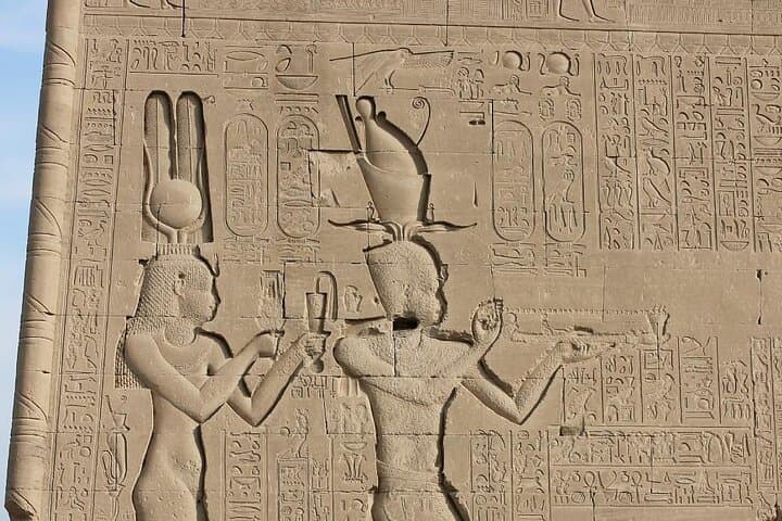 Dendera Temple and Luxor Mummification Museum: Private Cultural Day Tour