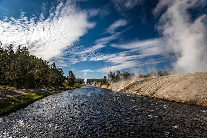 Self-Guided Old Faithful Walking Tour — Explore Yellowstone's Geyser Basin photo 3