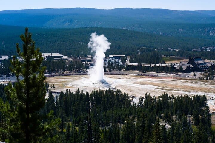Self-Guided Old Faithful Walking Tour — Explore Yellowstone's Geyser Basin photo 4