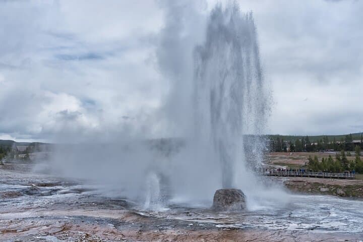 Self-Guided Old Faithful Walking Tour — Explore Yellowstone's Geyser Basin photo 6