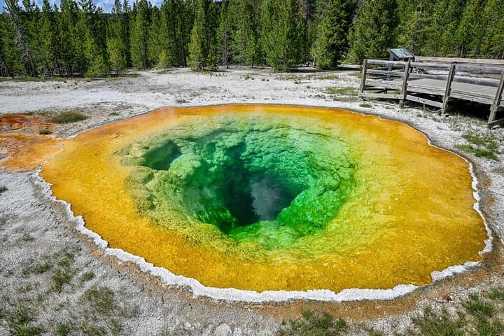 Self-Guided Old Faithful Walking Tour — Explore Yellowstone's Geyser Basin