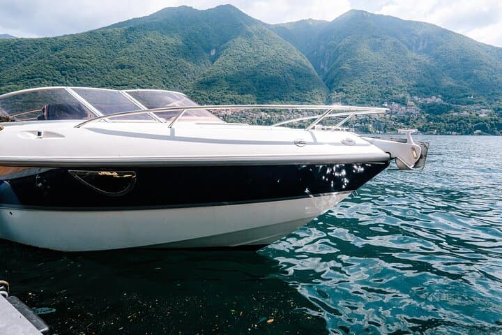 Private Cranchi Cruise on Lake Como — 2-Hour Scenic Motorboat Tour from Como photo 3
