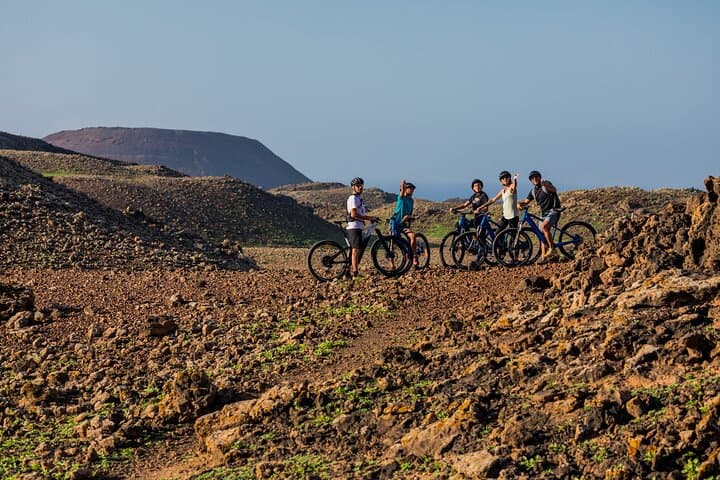 Self-Guided E-Bike Tour to Popcorn Beach and Volcanoes in Corralejo