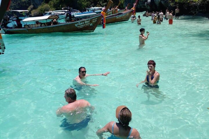 Private VIP Speedboat Tour to Phi Phi Islands from Phuket photo 4