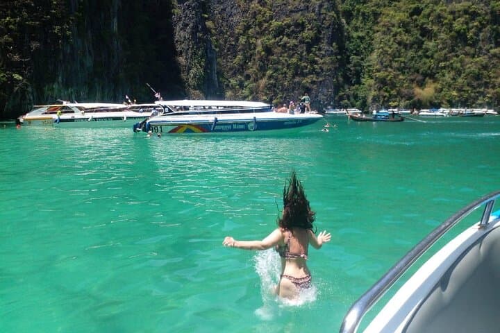 Private VIP Speedboat Tour to Phi Phi Islands from Phuket photo 5