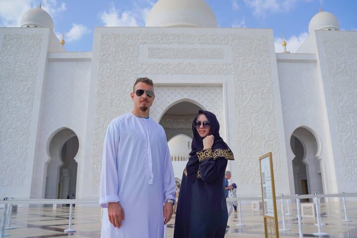 Abu Dhabi Sheikh Zayed Grand Mosque Guided Tour from Dubai photo 2