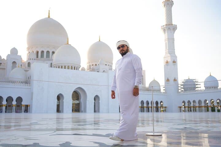 Abu Dhabi Sheikh Zayed Grand Mosque Guided Tour from Dubai photo 3