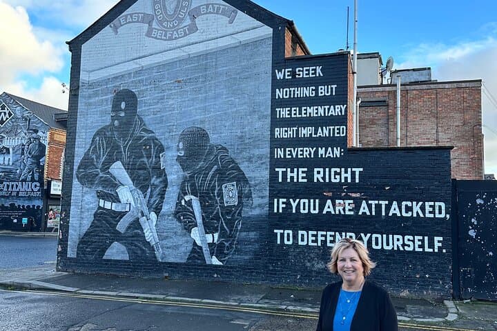 Private 4-Hour Belfast Tour: Giants Ring, Titanic Quarter & Stormont photo 5