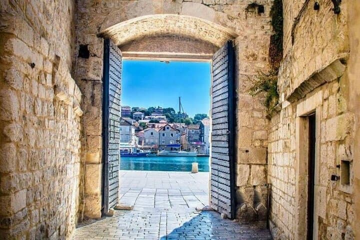 Blue Lagoon, Shipwreck & Trogir Day Cruise from Split — Lunch Included photo 5