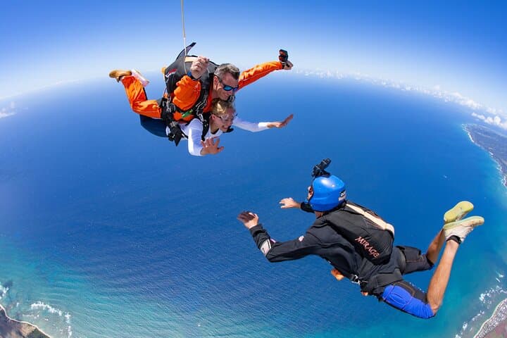 14,000ft Tandem Skydiving Over Oahu’s North Shore with GoJump Hawaii photo 4