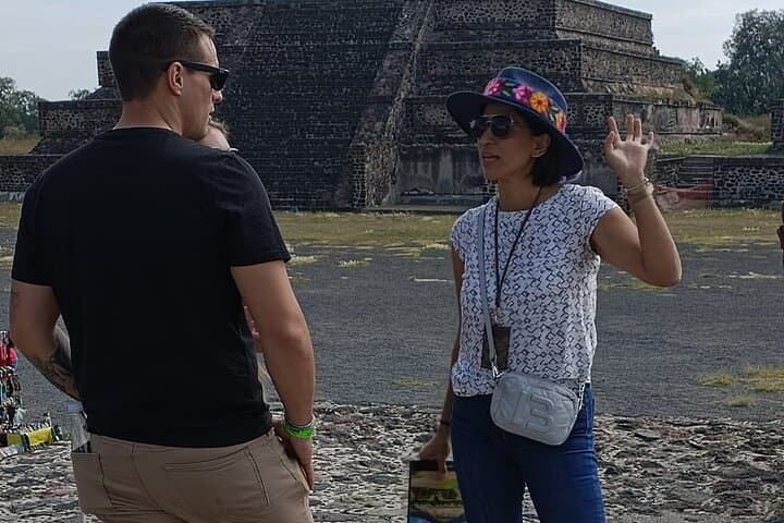 Private Teotihuacan Day Tour: Pyramids, Pulque & Obsidian Workshop from Mexico City