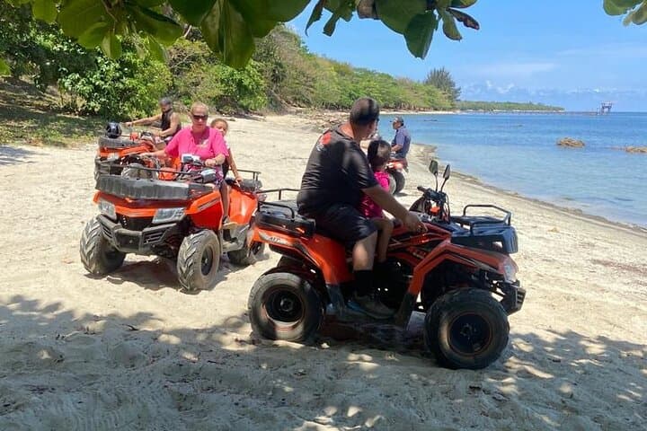 Roatan ATV Jungle Tour: Sloths, Monkeys, Chocolate & Rum Tasting photo 2