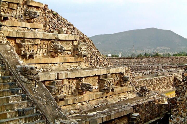 Private Teotihuacan Day Tour: Pyramids, Pulque & Obsidian Workshop from Mexico City photo 6
