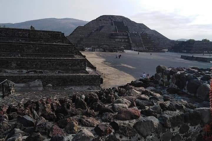 Private Teotihuacan Day Tour: Pyramids, Pulque & Obsidian Workshop from Mexico City photo 3