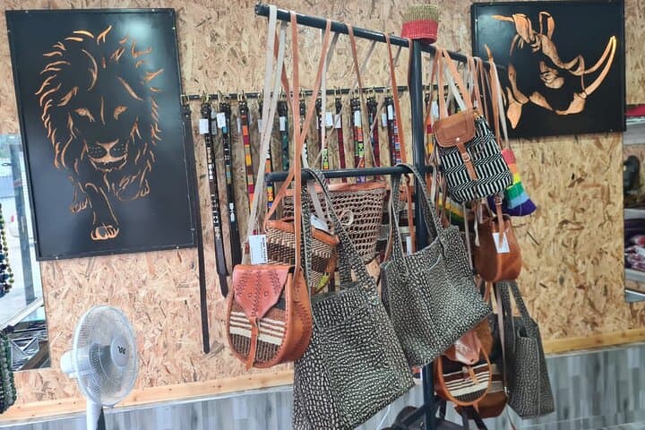 Nairobi Day Tour — Feed Giraffes at Giraffe Centre, Make Maasai Beads & Visit Karen Blixen Museum photo 1