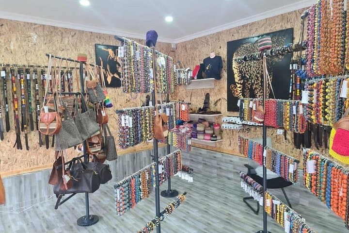 Nairobi Day Tour — Feed Giraffes at Giraffe Centre, Make Maasai Beads & Visit Karen Blixen Museum photo 3
