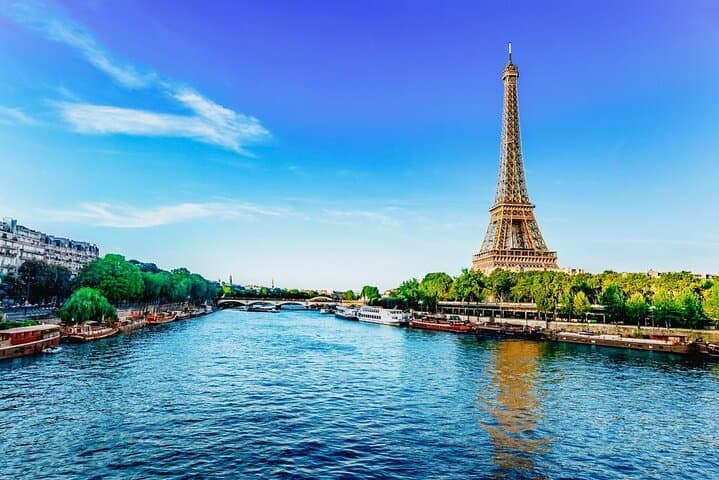Le Havre to Paris Shore Excursion: Arc de Triomphe, Seine Cruise & Notre-Dame photo 2