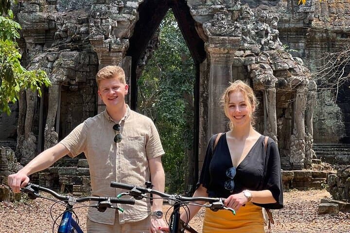 Cycling Angkor Wat at Sunrise: 15–25 km Backroads Expedition from Siem Reap photo 3