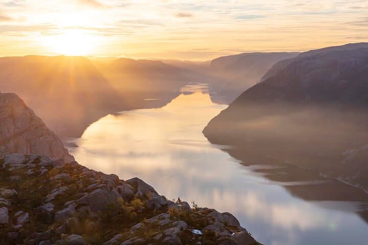 Preikestolen Sunrise Hike: Dawn on Pulpit Rock with Breakfast