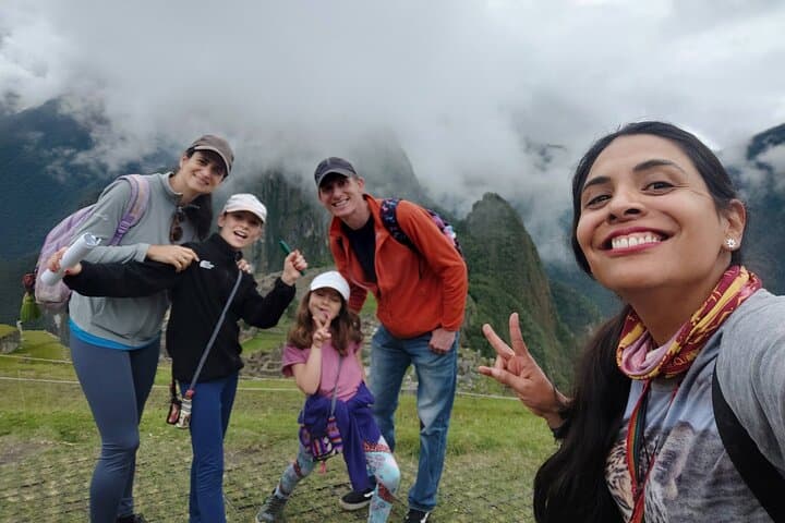 Family-Friendly Private Guided Visit to Machu Picchu: A Hands-On Day at the Citadel