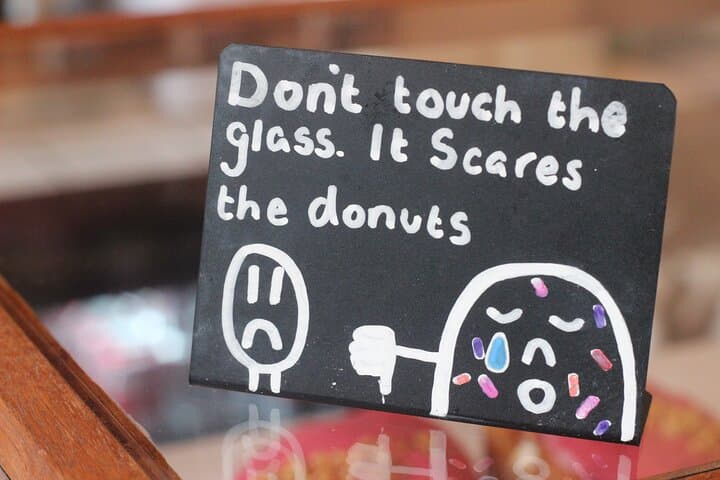 Edinburgh Donut & Pastry Walking Tour — Underground Donut Tour Guide photo 4