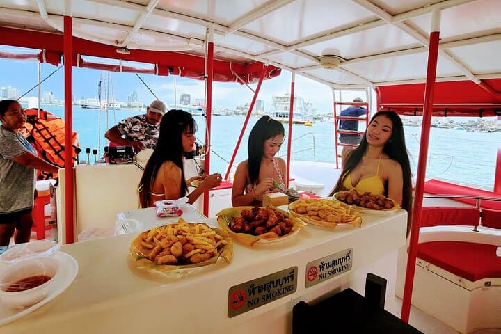 Pattaya Baliblue Sunset Yacht Cruise: Party, Music & Sunset Views from Bali Hai Pier photo 3