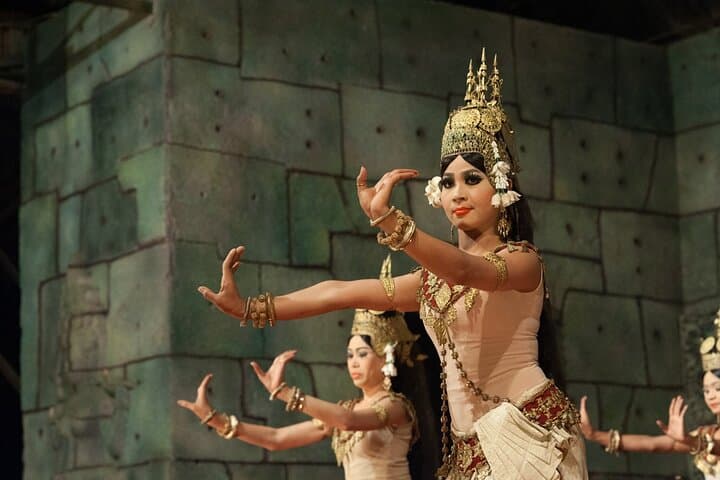 Apsara Dance & Buffet in Siem Reap: Nightly Khmer Performance with Tuk-Tuk Pickup