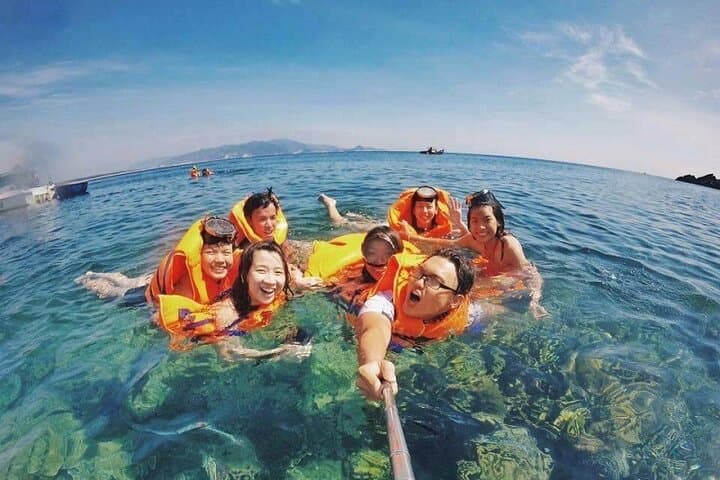 Cham Islands Day Tour: Speed Boat Snorkeling & Beach from Hoi An